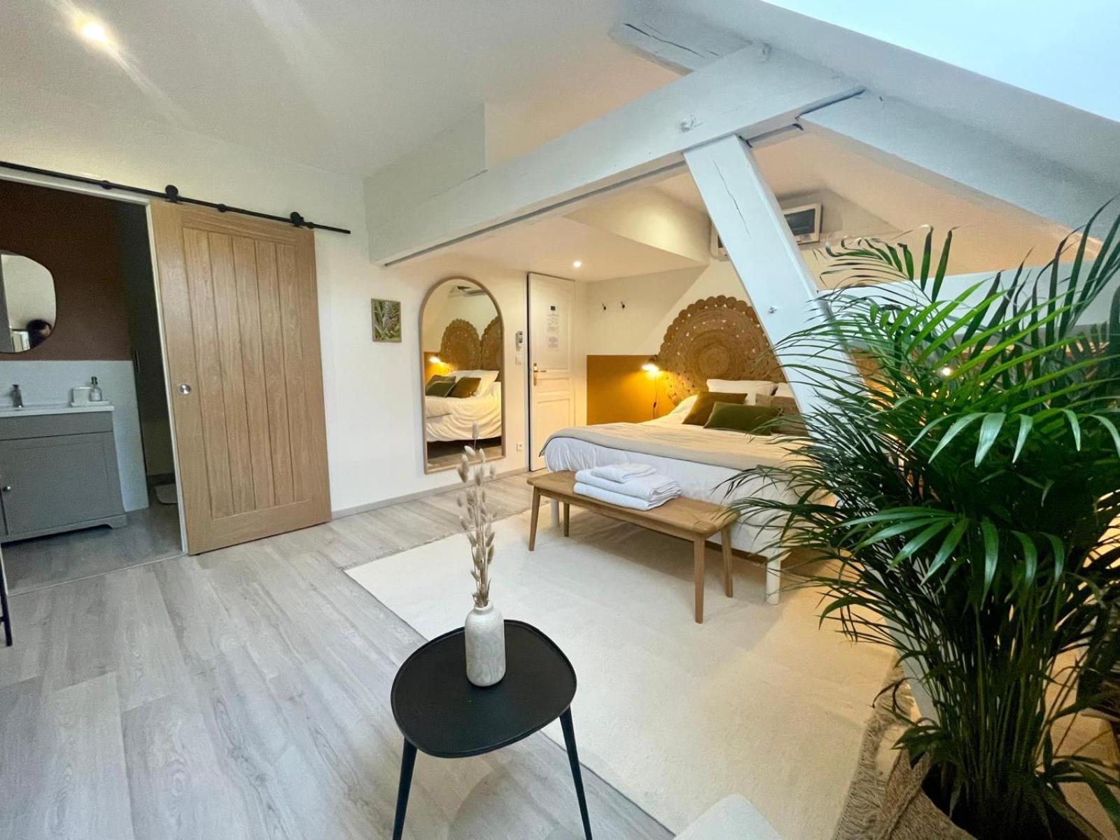 Villa De La Croix - Maison D'Hotes A 4 Minutes De L'A26 Avec Parking Villechetif Ngoại thất bức ảnh